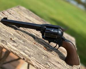 lot 70 image: 22 Win-Mag