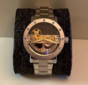 lot 73 image: Forsining Watch