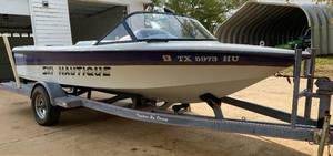 lot 78 image: 1996 Ski Natique Boat