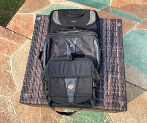 lot 99 image: 2 Computer bags