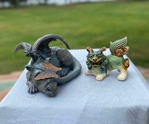 lot 128 image: 2 Dragons Vintage incense burners