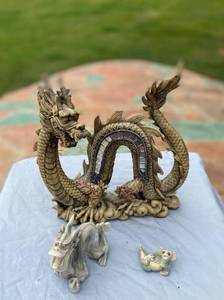 lot 119 image: 3 Collectable Dragons