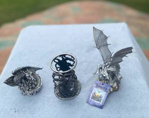 lot 130 image: 3 Decorative Dragon pieces