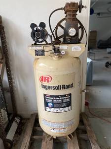 lot 149 image: Ingersoll Rand Air Compressor