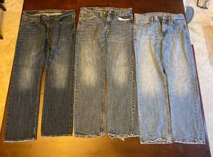 lot 179 image: American Eagle Jeans sz 3031