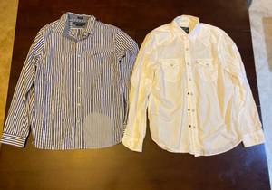 lot 185 image: 2 American Eagle (L) shirts
