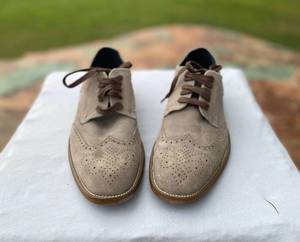 lot 206 image: Joseph Abboud size 9