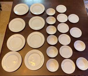 lot 211 image: 24pc White Dishes