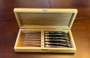 lot 214 image: Laguiole Knife set in box