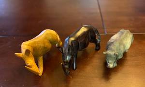 lot 219 image: 3 Rino Figurines 2 wooden 1 Ceramic