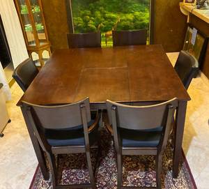 lot 246 image: Dining Table 6 Chairs