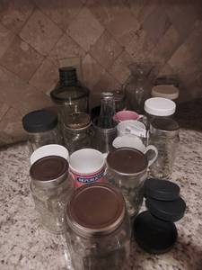 lot 51 image: Tumblers, coffee cups, vases, mason jar and more