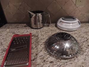 lot 56 image: Cheese shredder, food scale, sifter and strainer