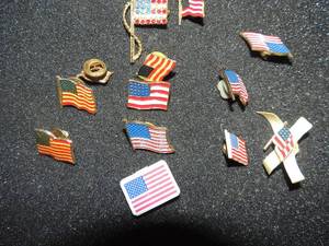 lot 351 image: Flag lapel pin x 11