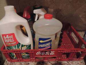 lot 186 image: Cleaning lot- Murphys wood oil, wasp killer, Vinegar scrub for tubs parsons ammonia, Windex and wood glue
