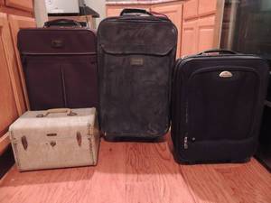 lot 191 image: Lot of Verdi and Samsonite suitcases all on wheels