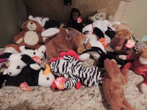 lot 147 image: Large lot of beanie babies dogs, cats, mermaids bears and more