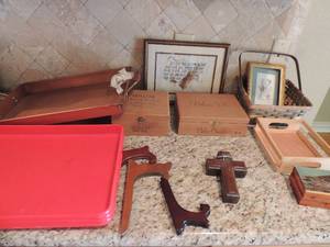 lot 167 image: Misc. lot copper serving tray, baskets, wooden boxes, by Havana blend red Christmas tray