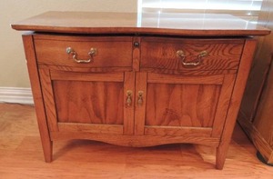 lot 180 image: Lane Cedar Chest  -aroma tight pressure tested very nice  no key  36 X 37 X 18