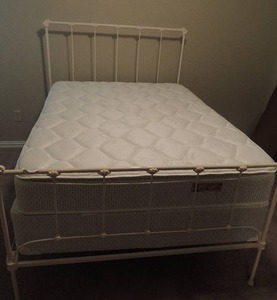 lot 10 image: Full size white metal headboard and footboard 53x24 headboard and footboard 33x54