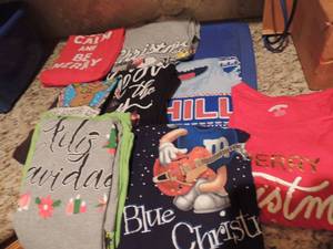lot 195 image: small blue tote of 2x and 3x t shirts