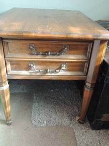 lot 15 image: Brown wood side table 22x22x28 needs cleaning but great condition