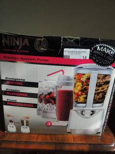 lot 18 image: Ninja juicing blending processing machine used but in original box
