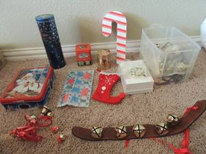 lot 208 image: Christmas bells, gift boxes, tins and more