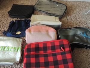 lot 188 image: Large lot of makeup bag small and medium
