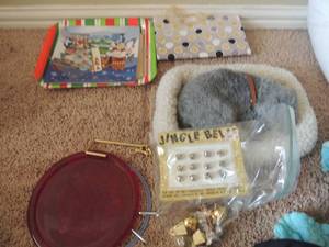 lot 176 image: Perfect petzzzz gray schnauzer with bed and other items
