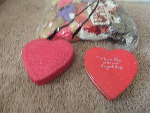 lot 177 image: Valentine lot of beanies, tins, and dcor