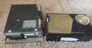 lot 28 image: GE vintage all transistor radio quartz TV radio