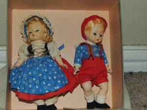 lot 83 image: Madame Alexander Doll-3754 Hansel & Gretel