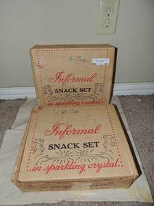 lot 92 image: Two crystal snack sets  -Each set has 4 plates & cups