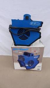 lot 30 image: Blue Blower 3-speed portable shop fan