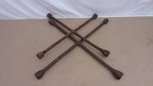 lot 50 image: Lot of 2 tire irons