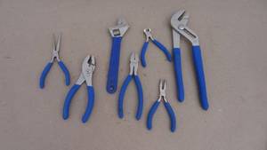 lot 62 image: Lot of 7 hand tools