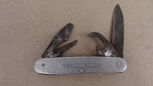 lot 69 image: US Marine Corps folding knife