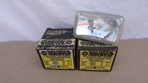 lot 91 image: Lot of 2 GE Halogen PowerPlus rectangular sealed beam lamp H9405. 50w 12v