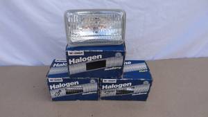 lot 96 image: Lot of 3 Wagner halogen rectangular sealed beam head lamps H-9411. 12v