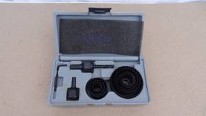 lot 101 image: Drill Master hole saw set