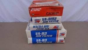 lot 105 image: Lot of 5 air filters. Group 7 VA-3193, VA-3137, VA-93 x 2, & Fram CA 3647