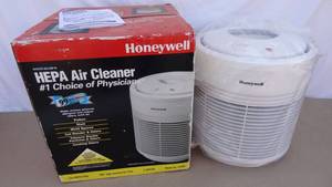 lot 111 image: Honeywell Enviracaire HEPA air cleaner, model 51000