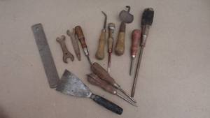 lot 126 image: Lot of vintage hand tools