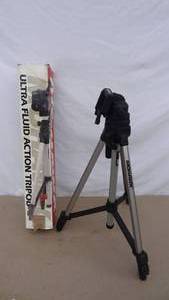 lot 136 image: Mohawk MTR-2110 tripod