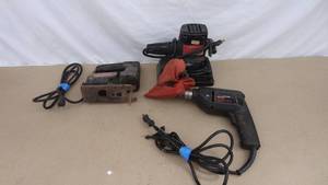 lot 141 image: Lot of 3 Craftsman power tools - 38 drill, 12 jig saw, & pad sander