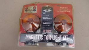 lot 145 image: Magnetic tow light kit