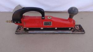 lot 153 image: Central Pneumatic straight line sander, model 280