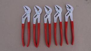 lot 157 image: Lot of 5 adjustable pliers