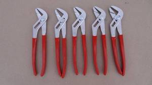 lot 158 image: Lot of 5 adjustable pliers